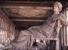 statue